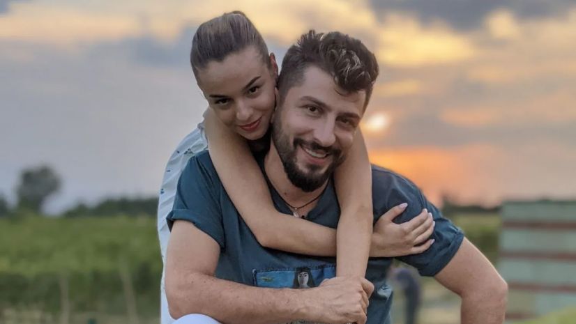 “ძალიან მყუდრო და ლამაზი სახლია” – ნახეთ როგორ სახლში ცხოვრობს გიორგი გასვიანი ცოლ-შვილთან ერთად