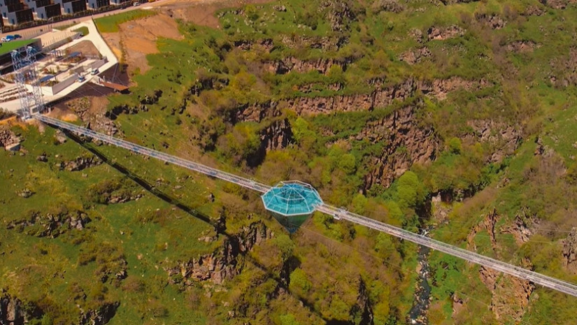 რა ღირს დაშბაშის კანიონზე შესვლა და „ბრილიანტის ხიდზე“ გასეირნება