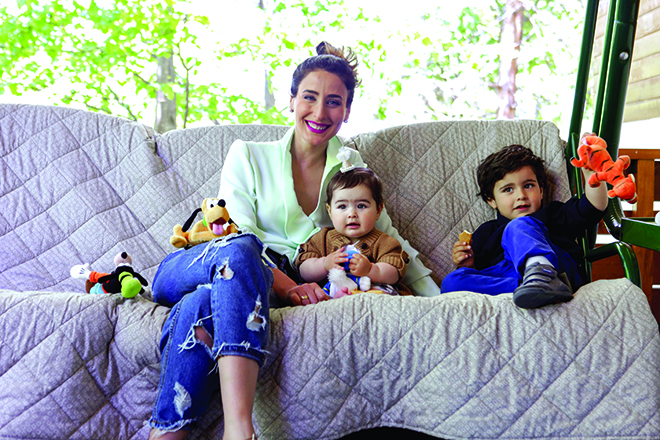 ნახეთ როგორ სახლში ცხოვრობს ლელა მებურიშვილი ოჯახთან ერთად ვაკეში￼