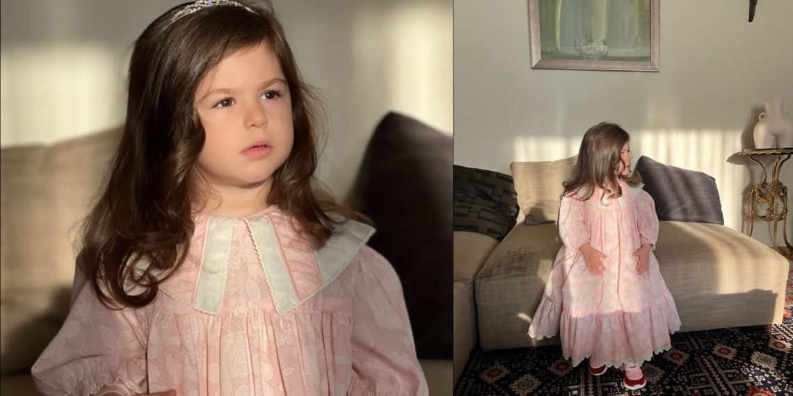 „დედას კაბაში“ – პატარა ელის მარია სააკაშვილმა დედიკოს კაბა მოირგო – ნახეთ რა ფოტოებს აქვეყნებს სოფო ნიჟარაძე