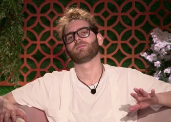 “თბილისში ბინა ძალიან მინდოდა, დედა ზუსტად ამიტომ წავიდა იტალიაში… ახლა კი მთელი ცხოვრება უნდა ვიხადოთ მისი საფასური, მაგრამ არა უშავს” – ნახეთ რას ყვება თამაზა