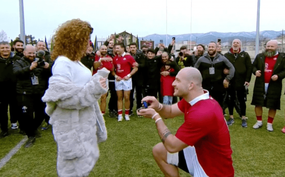 მორაგბე ნოდარ ჭეიშვილმა თამაშის დასრულების შემდეგ რჩეულს ხელი სთხოვა – ნახეთ ემოციური ვიდეო