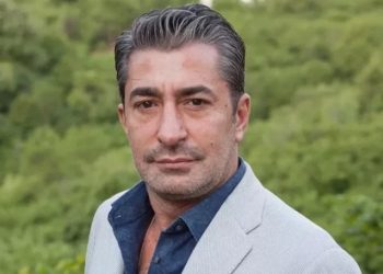 “გთხოვთ დაგვეხმაროთ, ღმერთმა ყველას გვიშველოს” – ცნობილი თურქი მსახიობი ერკან პეტეკაია სოციალურ ქსელში დახმარებას ითხოვს