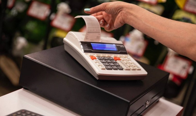 “აიკრძალოს მოლარესა და დისტრიბუტორის ფლირტი, ერთი საათია რიგში ვდგავარ”