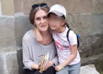 “ხუთი თითივით მახსოვს ანასტასია შენი ბაღში მოსვლა …” – ახლობლები ახლახანს გარდაცვლილ დედა-შვილს ემოციურად ემშვიდობებიან