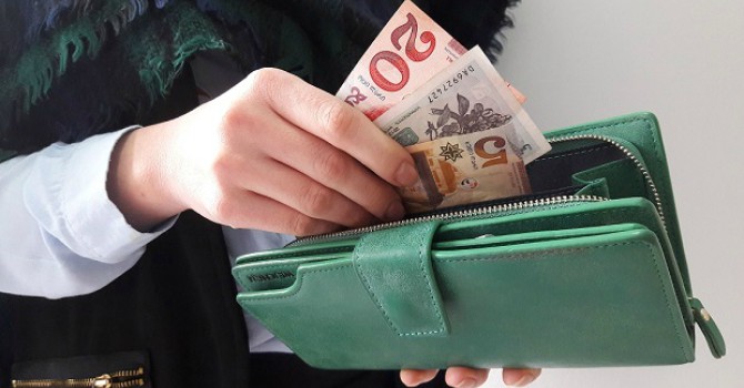 “ამ რეგულაციით ხელფასის ზრდა შეეხოთ..” – ვის მოემატა ანაზღაურება ? – ნახეთ მინისტრის განცხადება