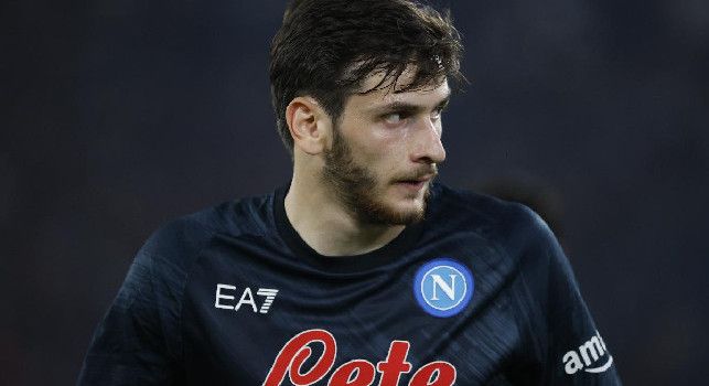 ცნობილია რა ღირს ხვიჩა კვარაცხელიას ახალი ავტომობილი – “ნაკლებს არ იმსახურებს..”