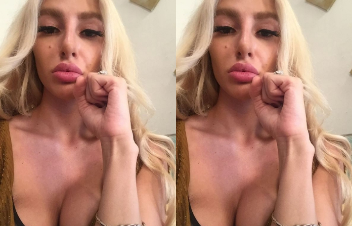 წელს ზემოთ სრულიად შიშველი ნუკი კოშკელიშვილი ზღვაზე გადაღებულ ფოტოებს აქვეყნებს