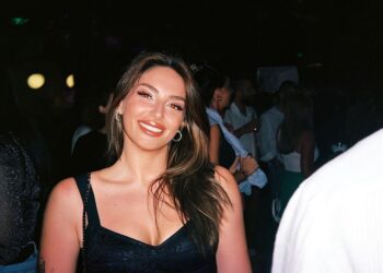 წითელ კაბაში შეუდარებლად გამოიყურება – შორენა ბეგაშვილის შვილის სილამაზემ ყველა აღაფრთოვანა