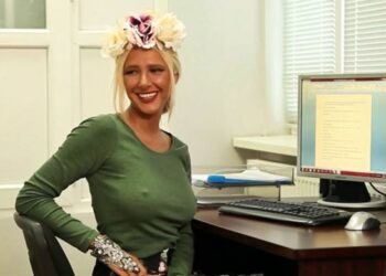 ვერ გაარჩევთ დებს ერთმანეთისგან – როგორ გამოიყურება ნუკი კოშკელიშვილის და