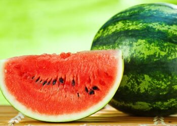 საზამთროს შეძენისას ამას კარგად დააკვირდით, ნუ მოწამლავთ საკუთარ თავს და შვილებს ნიტრატებით !