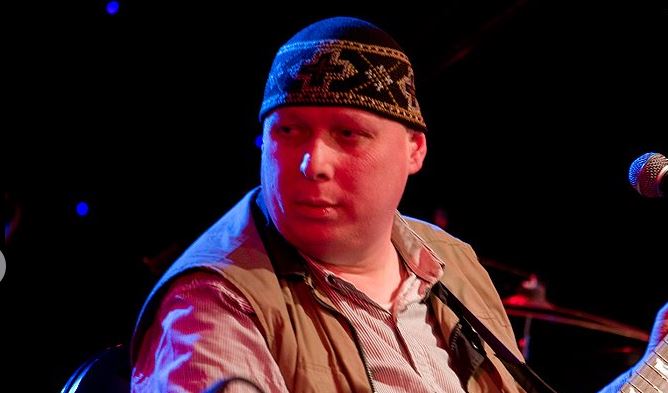 „აღარავისი ვალი აღარ მაქვს, ვინარჩუნებ ამ მდგომარეობას და ალბათ, ვეღარც დავთმობ… გეოგრაფიული ნოსტალგიაც აღარ მაქვს” – რას წერს აშშ-ში ემიგრაციაში მყოფი ზუმბა