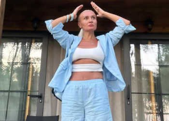 საოცარ ფორმაშია – ნანუკა ჟორჟოლიანი იტალიის ერთ-ერთ სანაპიროზე გადაღებულ ფოტოებს აქვეყნებს