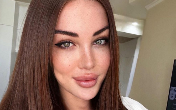 „აუ, რა შეყვარებული ხარ…“ – კესარია აბრამიძემ მისი და რჩეულის ტატუ სხეულზე ამოისვირინგა