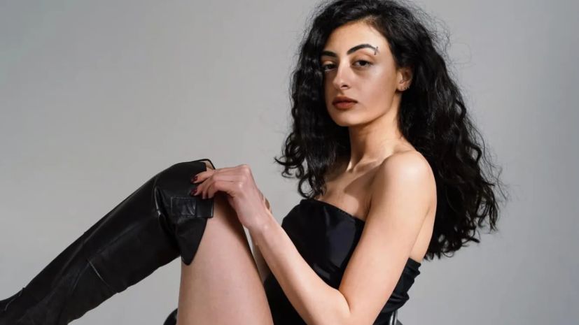 ფოტო : “ჩემი შემქმნელები” – როგორ გამოიყურებოდნენ ნატალია ყიფშიძის მშობლები ზურა ყიფშიძის ვარსკვლავის გახსნის ცერემონიაზე