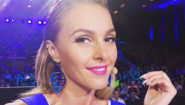 თამთა საბერძნეთში სცენაზე წელსზევით სრულიად შიშველი წარსდგა და დარბაზი გადარია – ნახეთ ფოტო