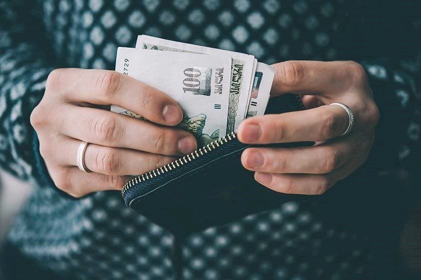 ვის გაეზრდება ხელფასები 2024 წლის იანვრიდან – ნახეთ ხართ თუ არა სიაში