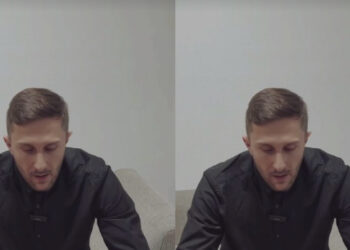 ვიდეო : “ამ ლექსს ვუძღვნი ჩემს მეუღლეს” – თედო ბექაური გალაკტიონ ტაბიძის ლექსს „რაც უფრო შორს ხარ“ კითხულობს