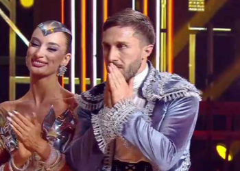 სწავლის დაფინანსება, ფულადი პრიზი და უამრავი სიურპრიზი – ნახეთ რა საჩუქრები გადასცეს თედო ბექაურს