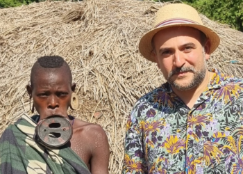 “მურსის ტომებში” – ნიკოლოზ წულუკიძე აფრიკიდან ფოტოებს აქვეყნებს