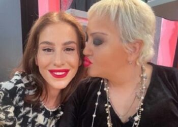 “დაბადების დღეს გილოცავ ჩემო მზევ, ჯანმრთელი უნდა იყო კიდევ 1000 წელი” – ნინი ქარსელაძე დედას იუბილეს ულოცავს და ხათუნას ახალგაზდრობის ფოტოს აქვეყნებს