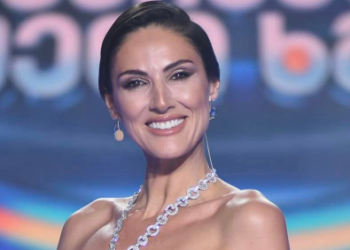 ჩვენს გაოცებას არ წყვეტს – ნახეთ როგორი კაბა მოირგო თიკა ფაცაციამ, რამაც სოციალური ქსელი ააჭრელა