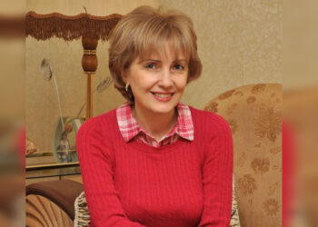 „ბანკის ვალს რომ იღებთ, აიფონს ყიდულობთ და ამასთან ტელეფონზე დარეკვისა და სელფის გადაღების მეტი არაფერი იცით, ამ ფენომენს რა ჰქვია“ – თეა გვასალია