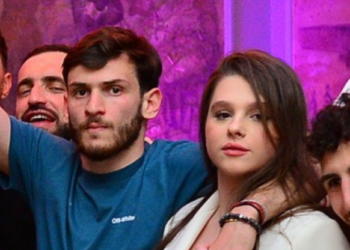 იმსახურებს ყველაფერს საუკეთესოს – როგორ სახლში ცხოვრობს ხვიჩა კვარაცხელია ოჯახთან ერთად იტალიაში