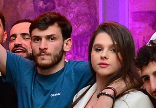 იმსახურებს ყველაფერს საუკეთესოს – როგორ სახლში ცხოვრობს ხვიჩა კვარაცხელია ოჯახთან ერთად იტალიაში