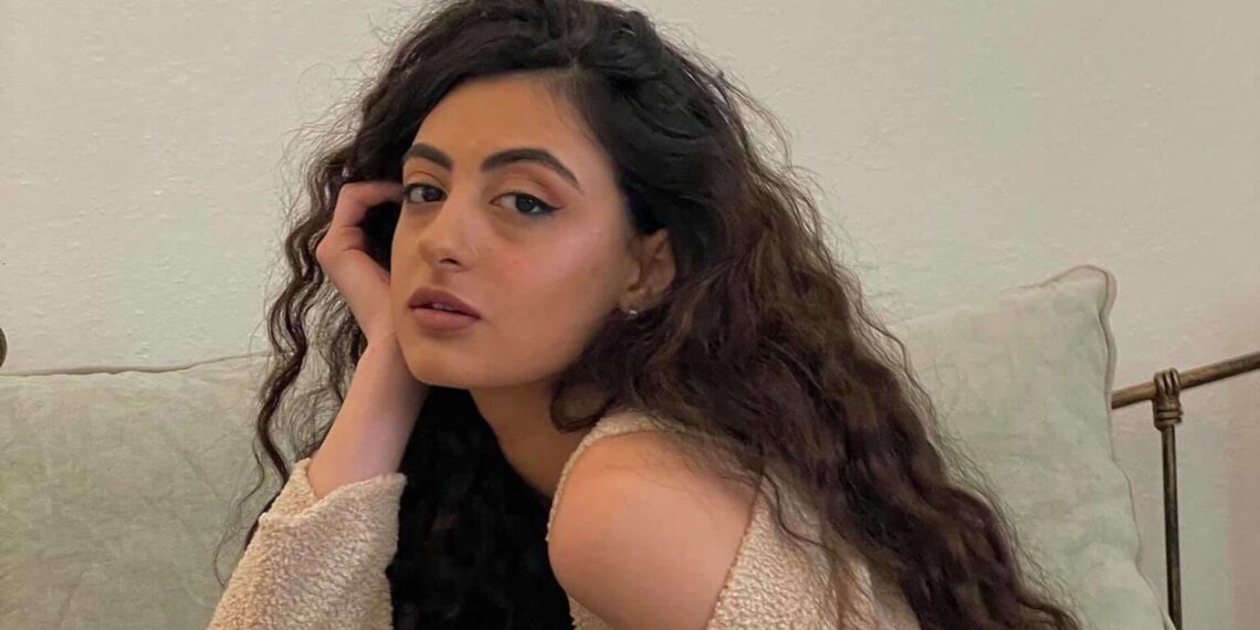 “დიახ მე ეროვნებით ქართველი და სომეხი ვარ. ამ საოცარმა პიროვნებამ მასწავლა ქვეყნის სიყვარული, 25 წელია ვერ დადის და სახლიდან აკვირდება მოვლენებს” – ნატალია ყიფშიძე საზოგადოებისთვის უცნობი ბაბუას ფოტოებს აქვეყნებს