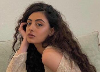 “დიახ მე ეროვნებით ქართველი და სომეხი ვარ. ამ საოცარმა პიროვნებამ მასწავლა ქვეყნის სიყვარული, 25 წელია ვერ დადის და სახლიდან აკვირდება მოვლენებს” – ნატალია ყიფშიძე საზოგადოებისთვის უცნობი ბაბუას ფოტოებს აქვეყნებს