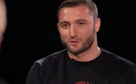 “ეს ამბავი ჯერ არავინ იცის, არც დედაჩემმა, არავინ..ამას პირველად თქვენთან ვამბობ” – ვარლამ ლიპარტელიანმა “ნოესთან” დიდი საიდუმლო გაამხილა