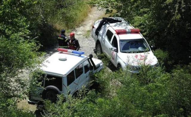 „ეკა, გიორგი, საბა… სკოლის ბოლო ზარი ჰქონდათ მალე” – გაირკვა მე-12 კლასელების ვინაობა, რომლებიც მანქანით მდინარეში გადაცვივდნენ და უკვე რამდენიმე საათია მათი პოვნა ვერ ხერხდება