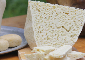 როგორ განვასხვავოთ ნამდვილი და ფხვნილზე დამზადებული ყველი – დაიმახსოვრეთ და გაფრთხილდით!