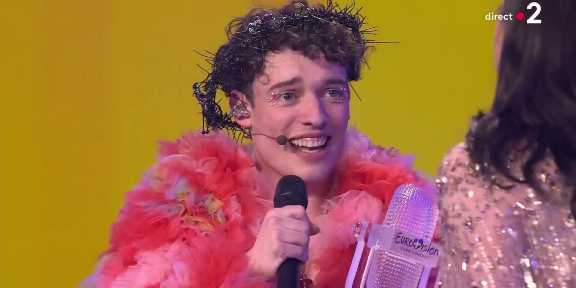 ვრცელდება ვიდეო, როგორ გაუტყდა ევროვიზიის მოგებული თასი შვეიცარიელ მომღერალს