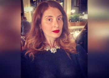 “ჯანდაბაში წასულხართ ორივე, თვითონ ისიამოვნეს მე დამაგდეს, ღმერთმა როგორ გაღირსათ ოჯახი და შვილები..” – ნახეთ ცისნამი საყვარიშვილმა მისი ბიოლოგიური მშობლები საჯაროდ დაასახელა