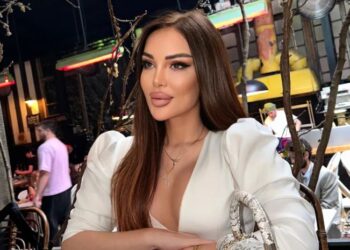 “დედა უკრაინელი გახლავთ. არანაირი ოპერაცია არ აქვს გაკეთებული, ის ბუნებრივად ლამაზია” – ულამაზესი და და დედა – რა ოჯახურ კადრებს უზიარებდა კესარია აბრამიძე გამომწერებს სოციალურ ქსელში