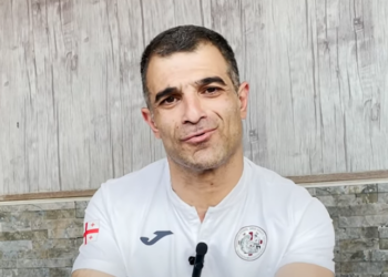 “აეროპორტის კადრს ნახავდი ალბათ, რომ არავინ არ დაგხვდა” – რა კომენტარი გააკეთა ვახტანგ ახობაძემ იმ ფაქტის შესახებ, როდესაც აეროპორტში ჩემპიონობის შემდეგ მხოლოდ რამდენიმე ადამიანი დახვდა