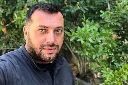 „რატომ ვზივარ აქ შენთან ქუდით? ვემზადები ქიმიოთერაპიისთვის. გადავიპარსე თავი…“ – რა გაამხილა გადაცემაში პეტრე კოლხმა