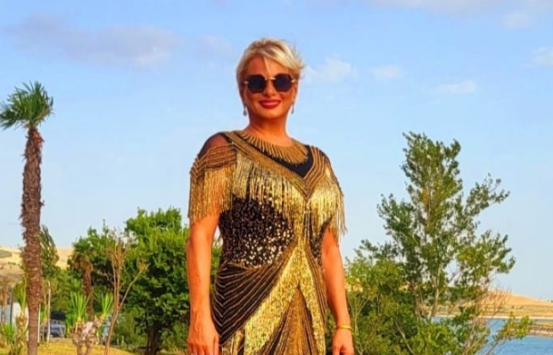 “ჩემს კაბაზე ყველას ერთად გპასუხობთ, იწონის 7 კილოგრამს და..” – სად არის შეკერილი და რით არის გაფორმებული ლალი მოროშკინას კაბა, რომელიც მას ვაჟის ქორწილში ეცვა