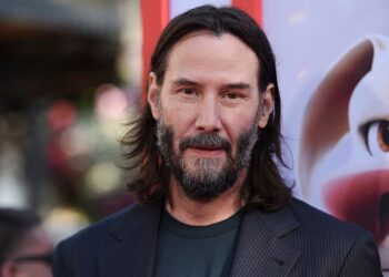 “რად მინდა იახტა, ან თვითმფრინავი, როცა გარშემო უამრავი ბავშვი საჭმელზე ოცნებობს, მაშინ ვიყიდი იახტას და თვითმფრინავს როდესაც..” – ნახეთ კიანუ რივზის გულახდილი პასუხი