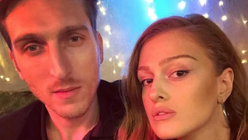 “ყველანაირი წითელი ხაზები გადაკვეთეთ! რაც გინდათ, ის ქენით, მაგრამ ჩემს ოჯახს არ შეეხოთ!” – რას წერს მანიკა ასათიანის მეუღლე