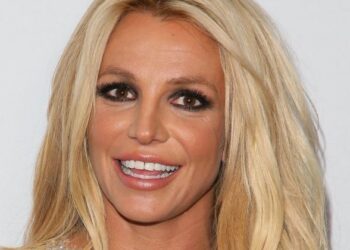 ბრიტნი სპირსი ამტკიცებს, რომ ის 5 წლისაა და მექსიკაში გადავიდა საცხოვრებლად