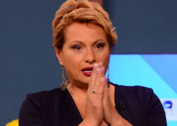 “მოლში შემოვირბინე, სანამ ჩვენ ვხოცავთ ერთმანეთს, არაბები, ინდოელები და ქალაქის სხვა სტუმრები…” – რას წერს ლალი მოროშკინა ?