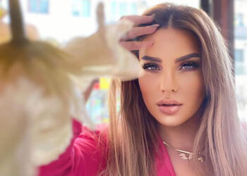 “ჰეი, შენ, ვერაგო და საზიზღარო დაავადებავ! ყოველდღე გიმეორებ, რომ ჩემს დამარცხებას ვერ შეძლებ და ტყუილად მომაკითხე! მე კიდევ ბევრი უნდა ვიმღერო! ევროვიზია და კიდევ ბევრი სცენა მაქვს წინ!” – მომღერალი თათია კობალაძე მძიმე სენთან საბრძოლველად თურქეთში გაემგზავრა