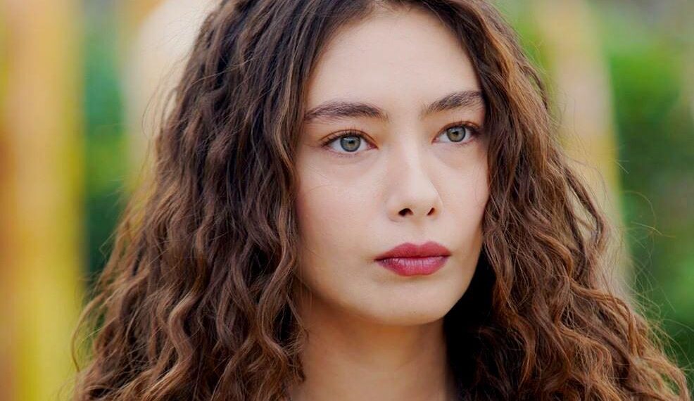 როგორ გამოიყურება 8 თვის ორსული ნესლიჰან ათაგიული – თურქი ვარსკვლავი 8-წლიანი ლოდინის შემდეგ შვილს ელოდება