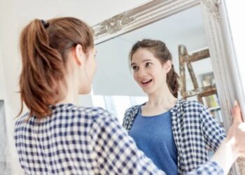 3 ადგილი სახლში, სადაც კატეგორიულად არ შეიძლება სარკის დაკიდება