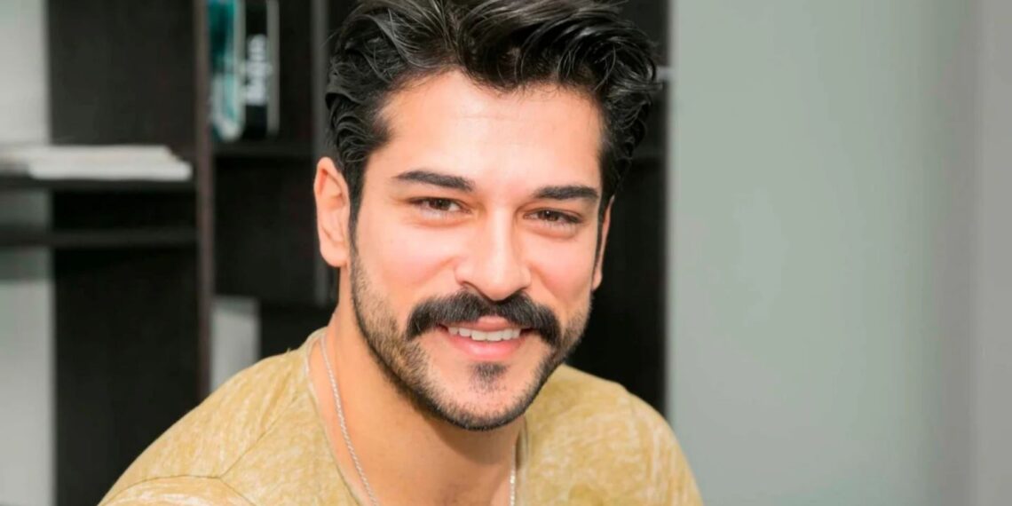 ბურაკ ოზჩივიტის გვერდით დასაჯდომად და მსახიობთან ფოტოს გადასაღებად ერთ-ერთმა მისმა ფანმა ქალბატონმა წარმოუდგენელი თანხა გადაიხადა