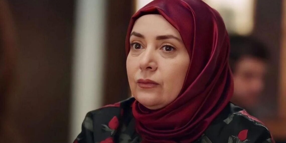 როგორ გამოიყურებოდა წლების წინ ფემბე შერბეთიდან – სიბელ ტასჩიოღლუ თურქეთში ერთ-ერთ ყველაზე ლამაზ ქალბატონად მიიჩნეოდა