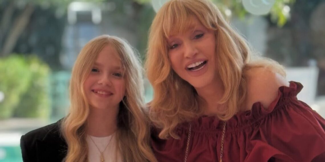 უზარმაზარი და მდიდრული სახლია, მილიონები ღირს – ნახეთ როგორი სახლი აქვს 76 წლის ალა პუგაჩოვას, სადაც ოჯახთან ერთად დიდ დროს ატარებს